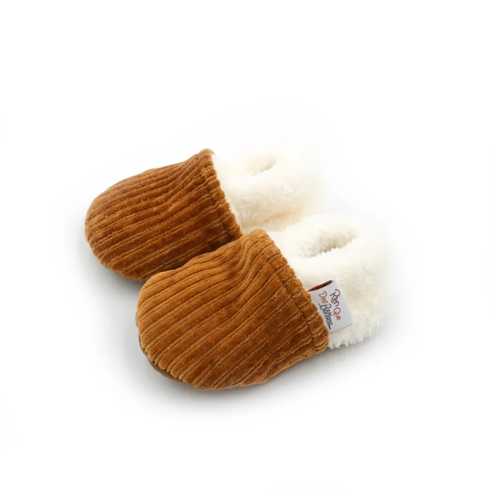 chaussons-velours-camel-4_77268fb6-e7a3-4c67-9c41-ee43ef65d015