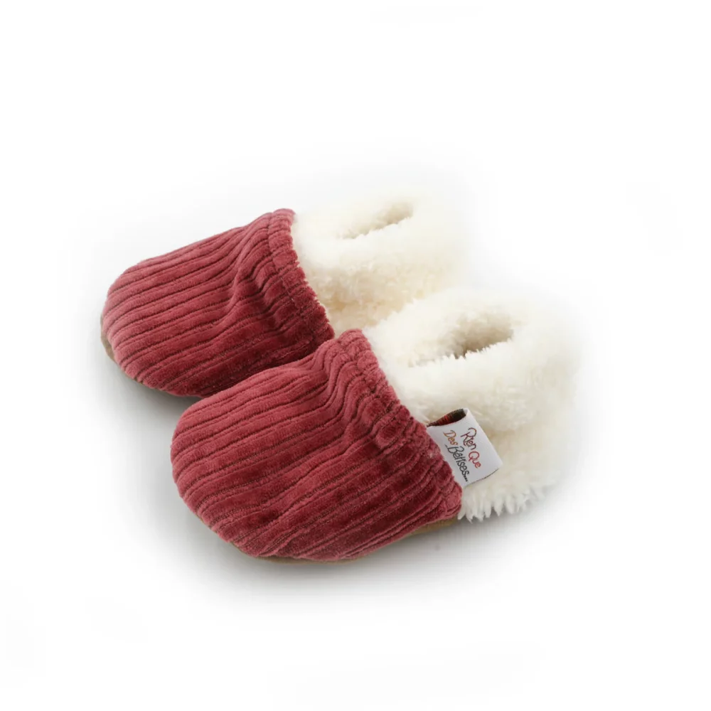 chaussons-velours-framboise-4_71e5af4a-84c8-479c-9d2f-e1afd7bf02e0